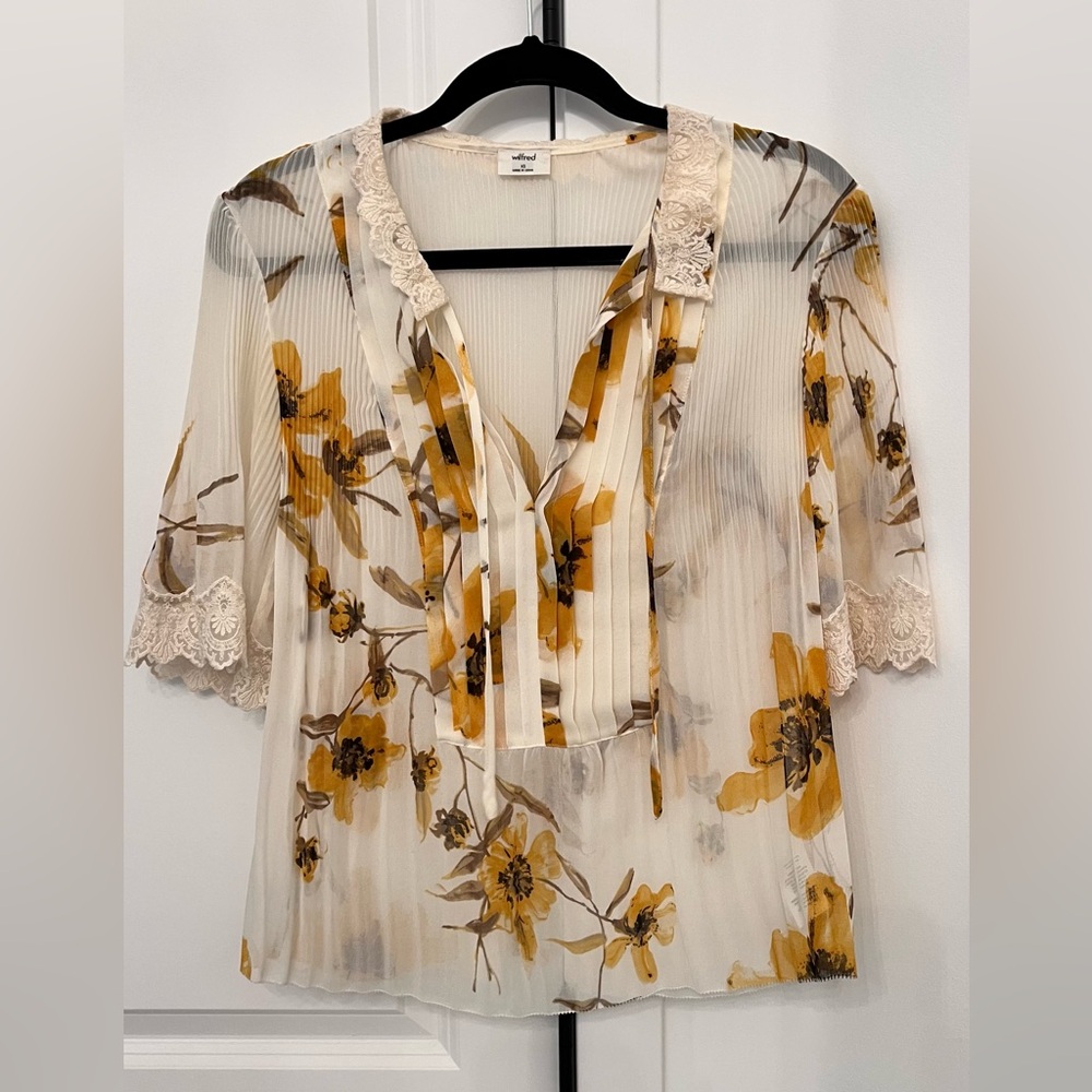 EUC Aritzia Matthieu Sheer Flowy Floral Blouse size XS